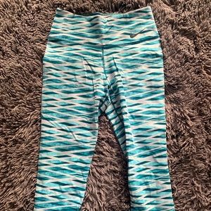 Nike cropped leggings